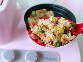 美味彩蔬香肠炒饭好啦！