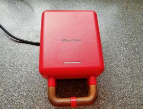 盖上盖子预热(指示灯灭了即预热完成)。