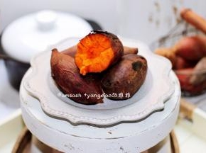 香气扑鼻的烤红薯。