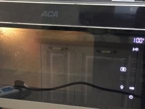 放入蒸烤箱中选择纯蒸模式100度蒸40分钟，再焖10分钟；或者选择蒸锅，开锅后中大火蒸30分钟，焖5分钟后取出。