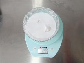 取120克米浆加入熟米浆中慢慢搅拌均匀