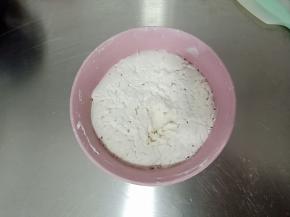 发酵至米糊呈蜂窝状