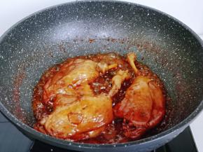 大火收汤，至汤汁浓稠时即可出锅。