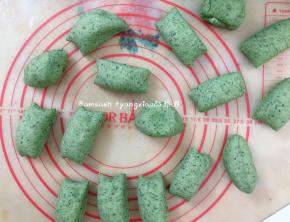 然后切成大小均匀18等份的剂子