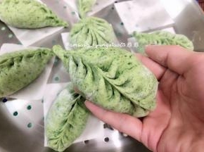 依次把所有的面皮都包好