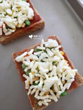 马苏里拉芝士。放多少取决于你有多任性。