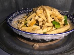 放入微波炉里