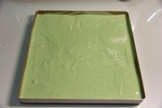 倒入烤盘内，烤箱预热175度，烘焙15分钟