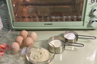 准备好蛋糕卷的材料