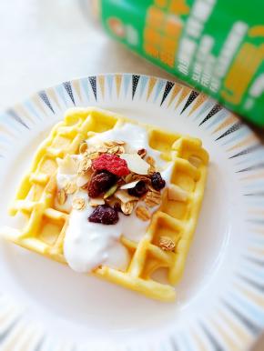 酸奶，打发的淡奶油吃都可以