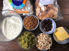 称重洗净备好食材