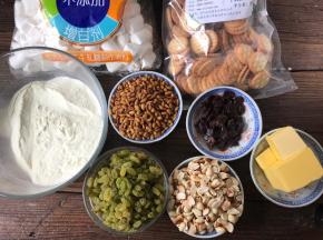称重洗净备好食材