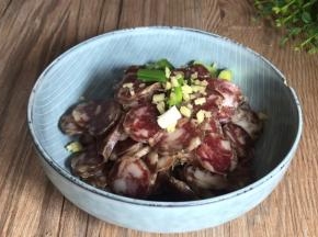 放入香肠里