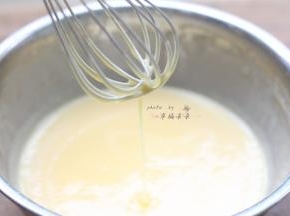 搅拌均匀至无面粉颗粒