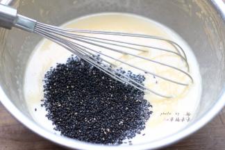 加入熟的黑芝麻