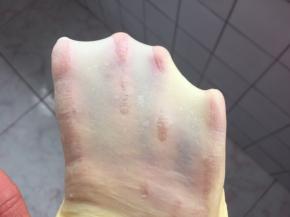 揉到能拉出手套膜即可