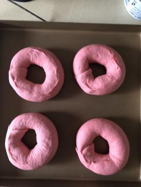 依次做好 捏口向上 摆好 发酵20～30分钟 看室温和酵母活性  还有你擀卷造型的速度 发起来就好 不需要发太大 发大了 口感软 表皮没有那么紧绷光亮 会皱