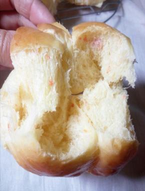 看看内部组织，非常松软，还没摆拍完闺女就吃了三个