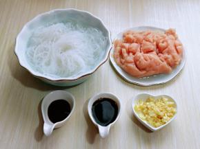 蒜去皮切碎，准备工作完成。