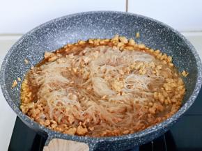 翻炒至均匀，关火。