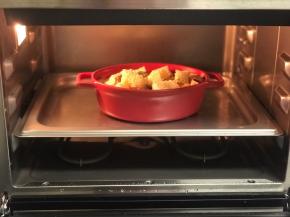 烤箱180度预热10分钟，放入中下层，烤制30-40分钟。