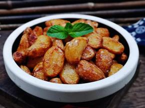 近看，一点不辣，有一点点的蒜味儿。