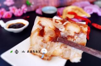 装盘，蘸蒜泥酱汁食用