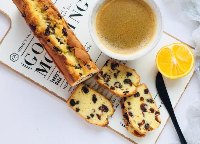 酒渍果干磅蛋糕