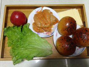 
准备材料，蔬菜洗净，鸡肉恢复室温