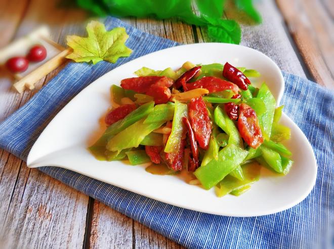 青笋炒腊肠