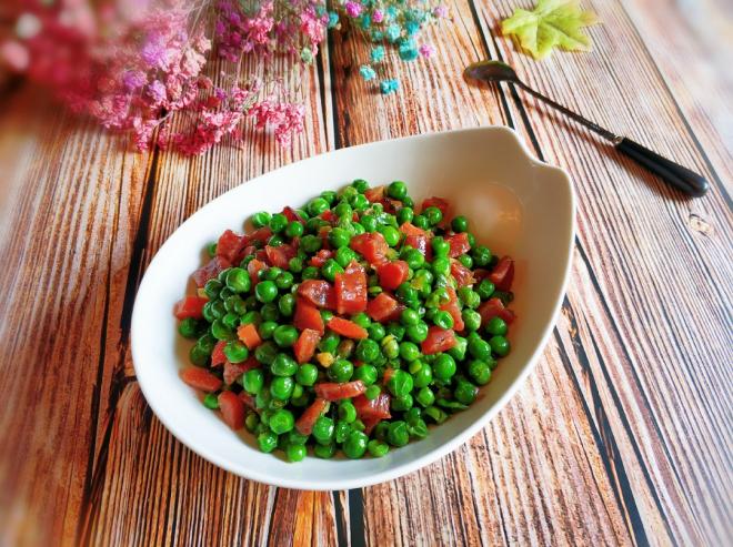 豌豆炒腊肠