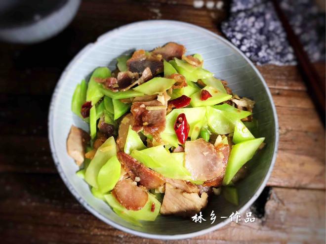 腊肉炒莴笋
