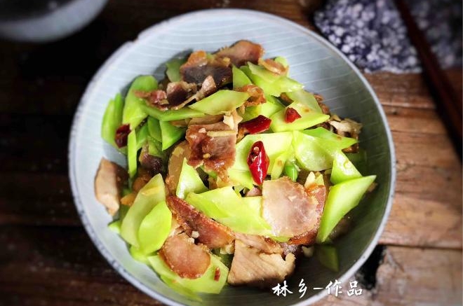 腊肉炒莴笋