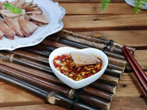 蘸上蒜蓉辣酱不要太嗲哈～