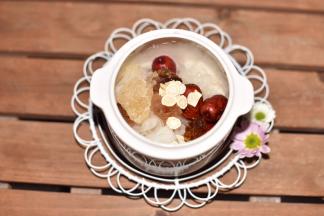 春天加点西洋参片润肺，加一块冰糖调味