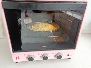 送入预热好的烤箱，200度烤15分钟