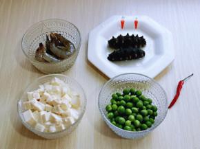 准备好所有食材。