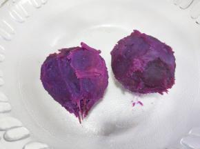 紫薯去皮蒸熟
