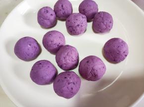 分成小剂子揉圆