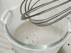 搅拌至均匀无颗粒。