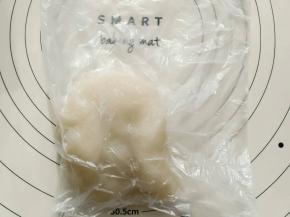 取出放入保鲜袋中。