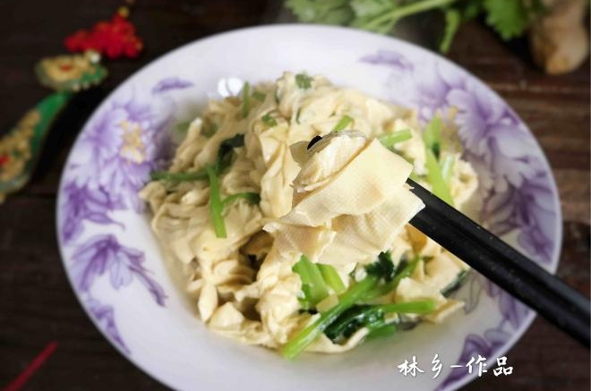 芹菜炒豆腐皮（老家的味道）