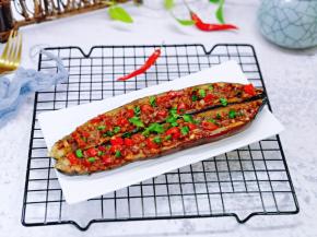 香味扑鼻而来，蒜香烤茄子。