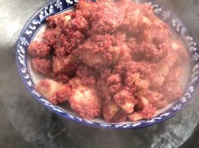 放入开水锅中蒸三小时以上