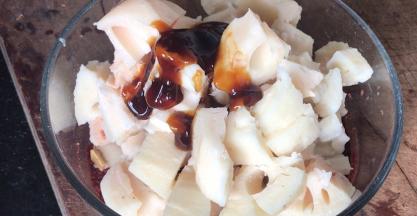 加入蚝油和生抽