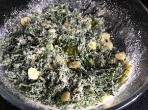 淋入橄榄油，拌匀