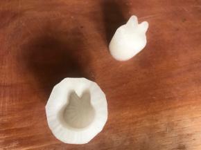 嵌入萝卜的空心底部