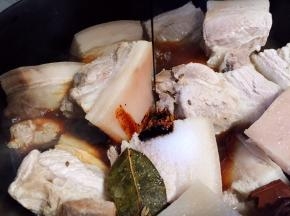 倒入老抽