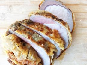 冷却好的肉块，切厚片（肉块冷却后便于切片，不容散开）。