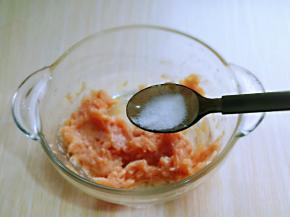 按个人口味加入盐。